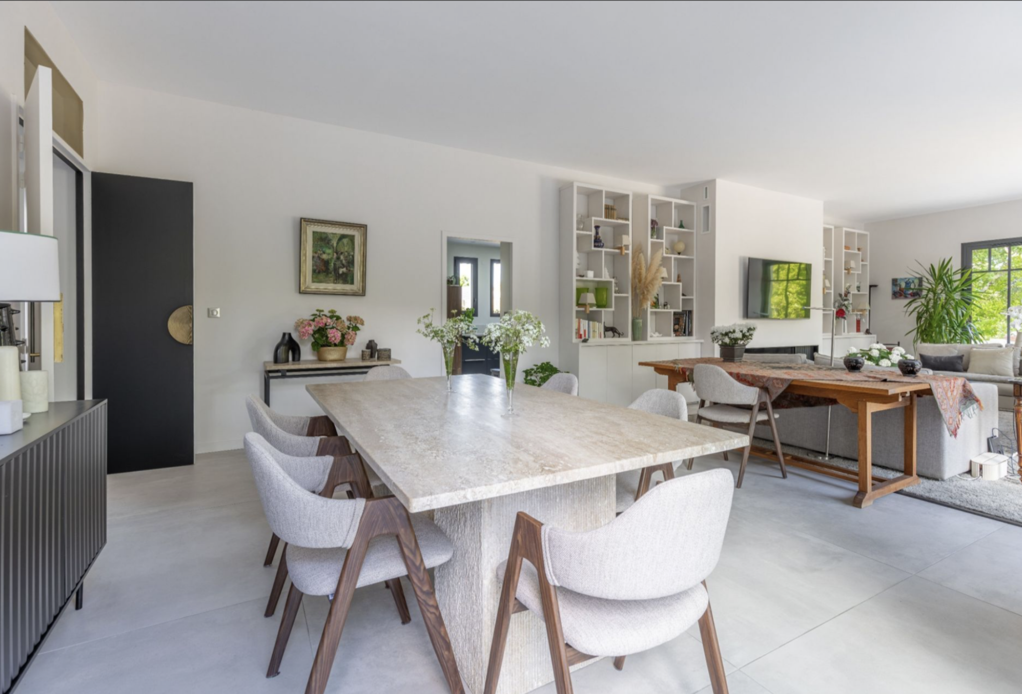 Salle à manger de la maison des petits mouchoirs